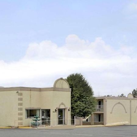 Rodeway Inn Concord Exterior foto